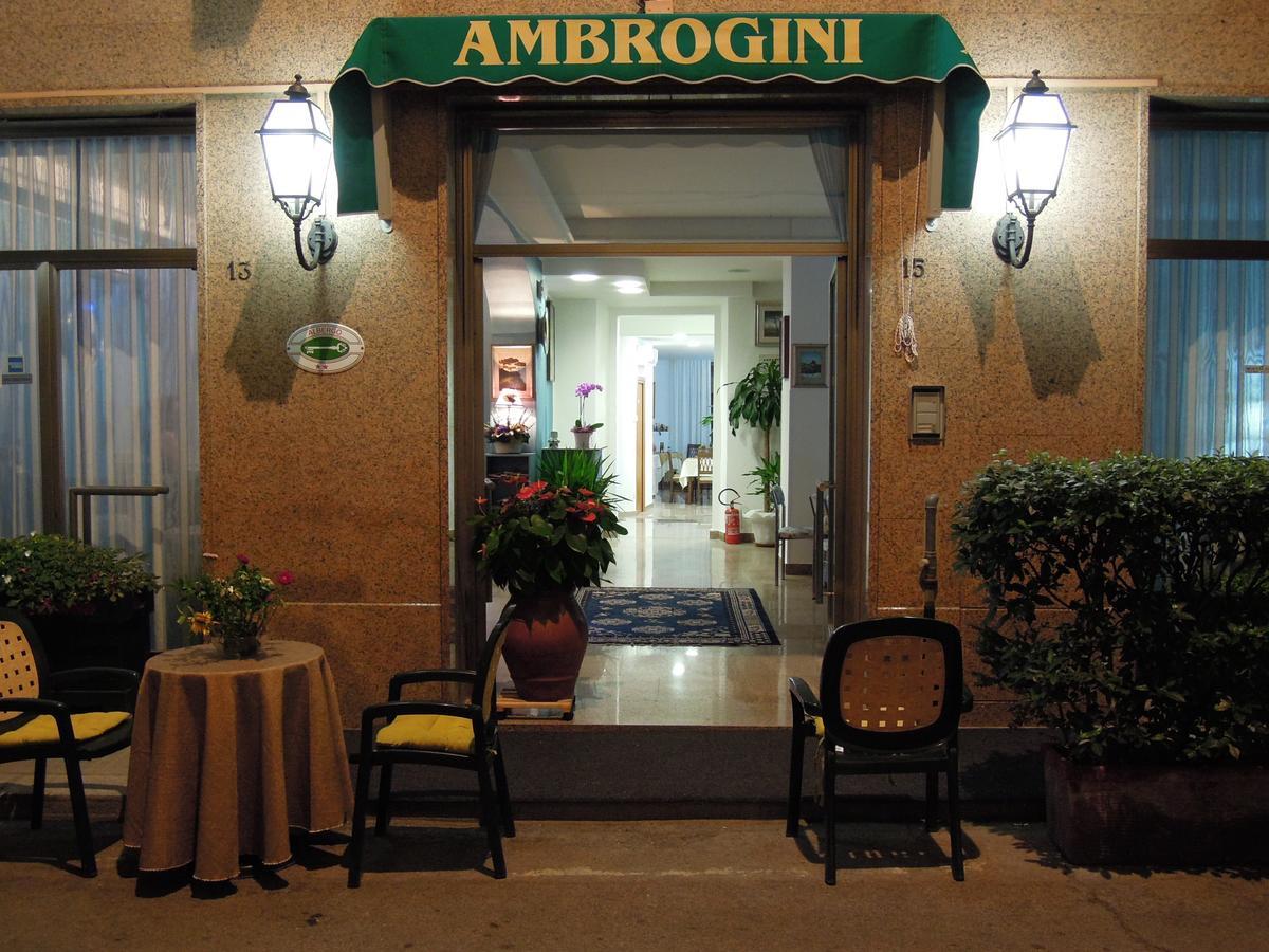 Hotel Ambrogini Монтекатини Терме Екстериор снимка